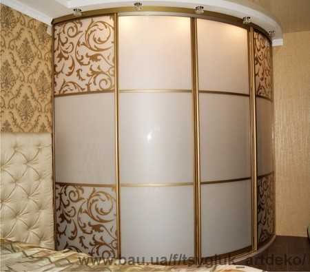 Шкаф-купе с радиусными раздвижными системами